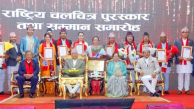 राष्ट्रिय पुरस्कार उत्कृष्ट अभिनेता विपिन कार्की र उत्कृष्ट अभिनेत्री स्वस्तिमा खड्का