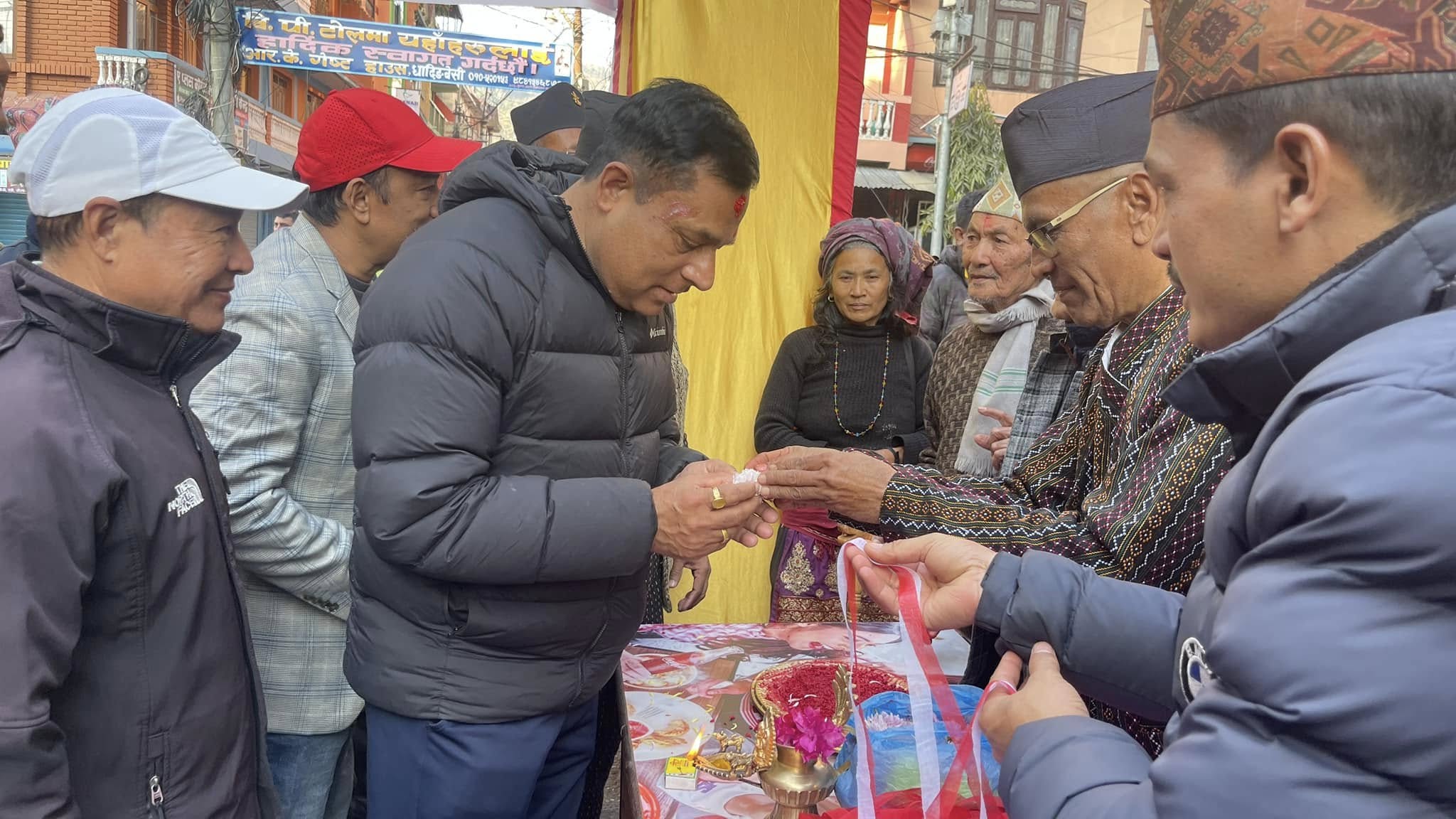  धादिङमा नेवाः खाना उत्सव सुरु,सडकमै खाऔं,सडकमै रमाऔं,सडकमै कमाऔं,भन्ने मूल नाराका साथ (फोटो फिचर)