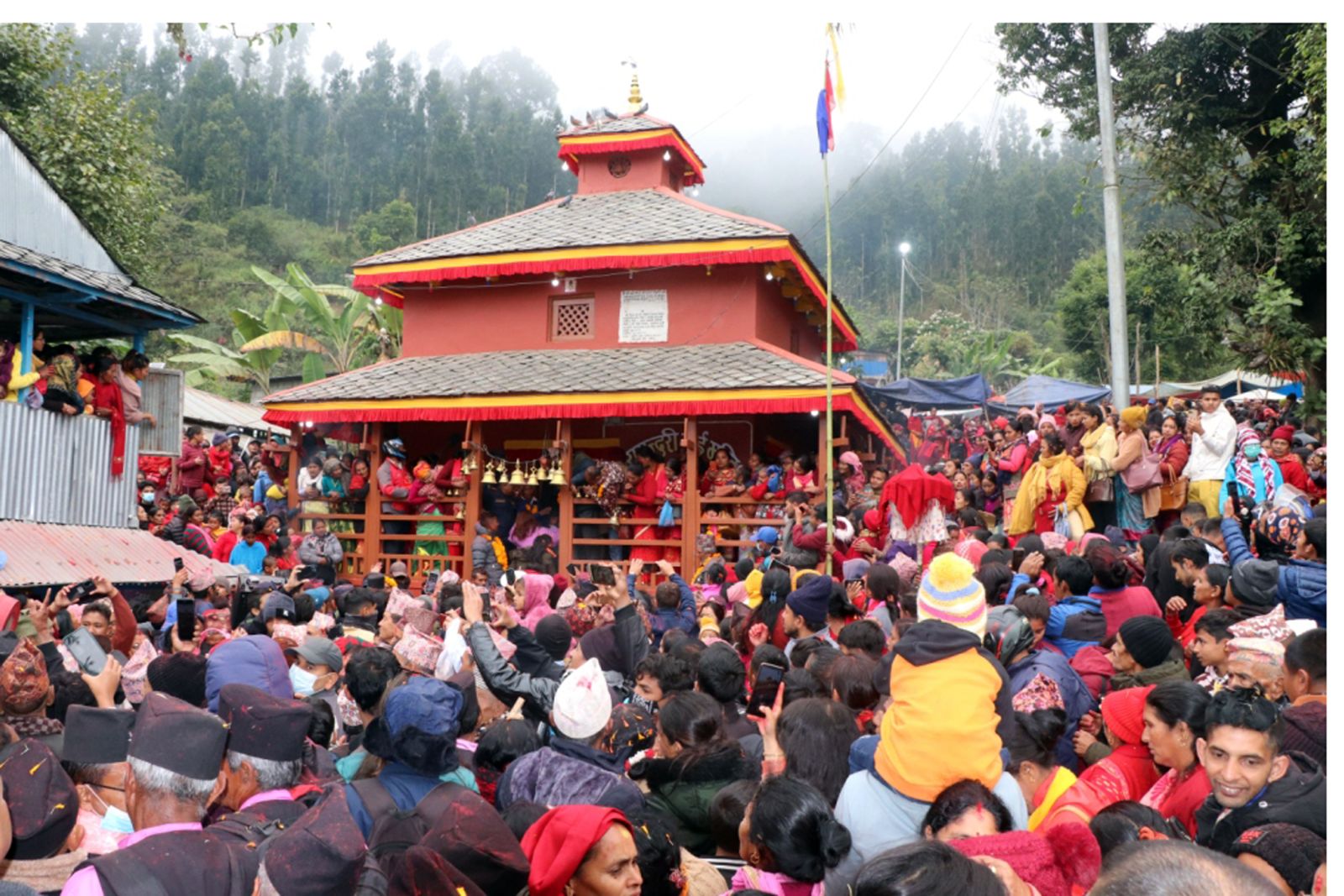 त्रिपुरासुन्दरी माइ भगवती माइत झरिन